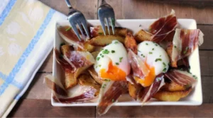 Huevos con Jamón y Patatas